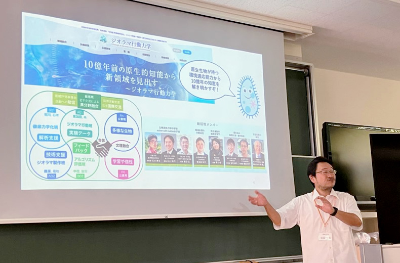 Prof. Kazuo Inaba (Team A01-2) conducted outreach activities in his lecture for high school students at Shimoda marine research center, University of Tsukuba. 